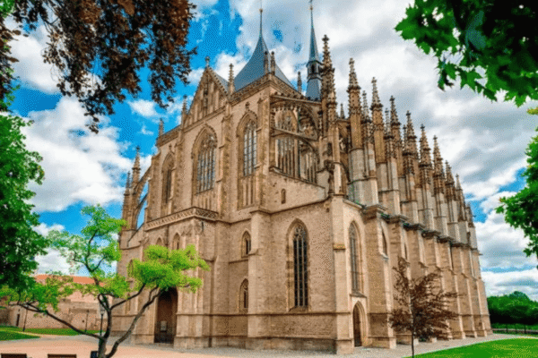Excursión a Kutná Hora desde Praga — La Capilla de los Huesos en Español
