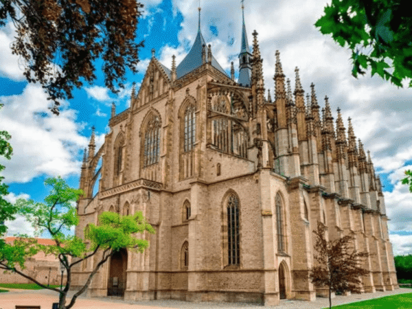 Excursión a Kutná Hora desde Praga — La Capilla de los Huesos en Español